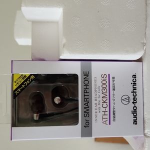 NEW IN BOX audio-technica earphones for smart phone